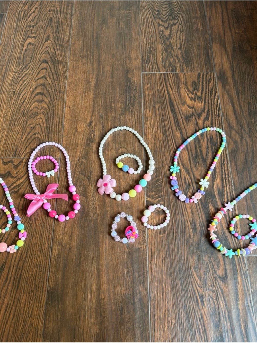 Kids jewelry! Pink and Pastel Beaded Necklace & Bracelet Set